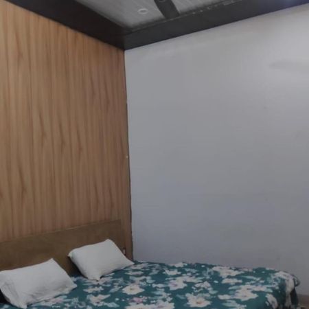 Hotel Trishul Inn Karnaprayāg Kültér fotó