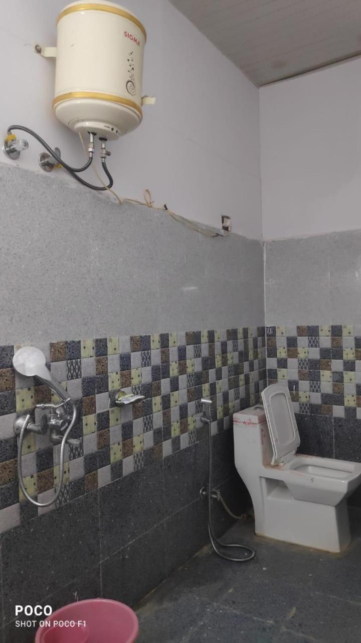 Hotel Trishul Inn Karnaprayāg Kültér fotó